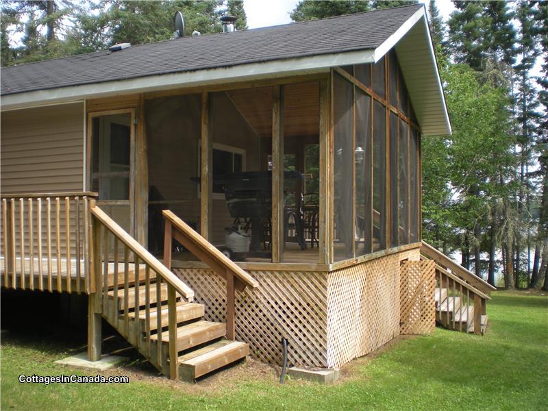 LAKE OF THE WOODS WOODCHUCK / Kenora Cottage Rental GL17604