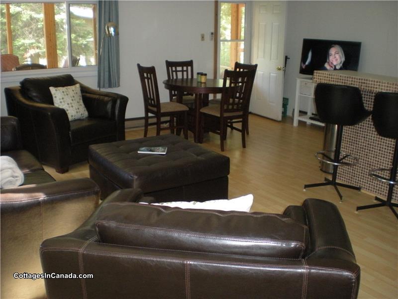 LAKE OF THE WOODS WOODCHUCK / Kenora Cottage Rental GL17604