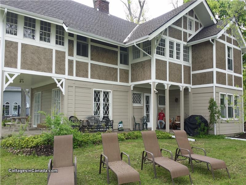 Spectacular Estate Beachfront Home Fort Erie Cottage Rental DI