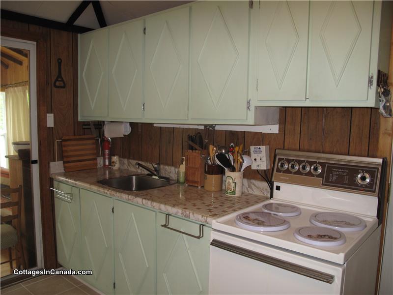 Brendan's Cove Cottage Lac Gauvreau Wakefield Cottage Rental DI