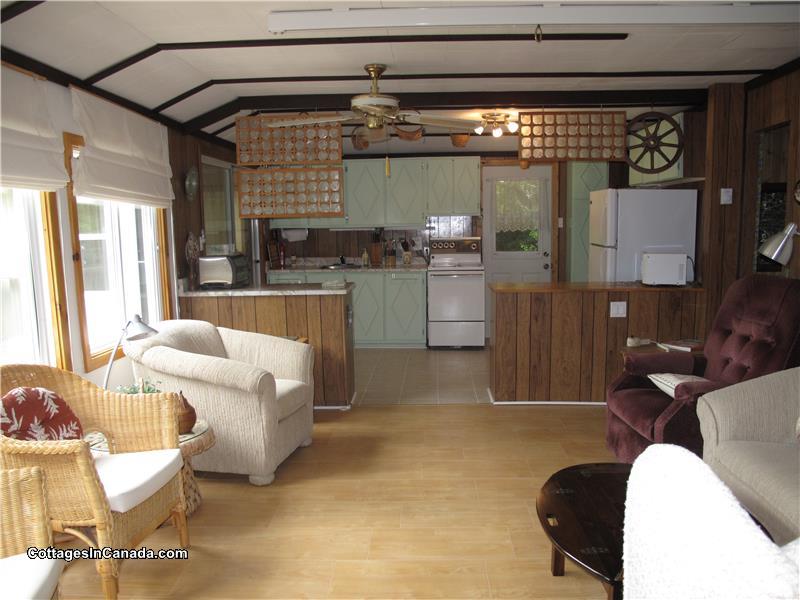 Brendan's Cove Cottage Lac Gauvreau Wakefield Cottage Rental DI