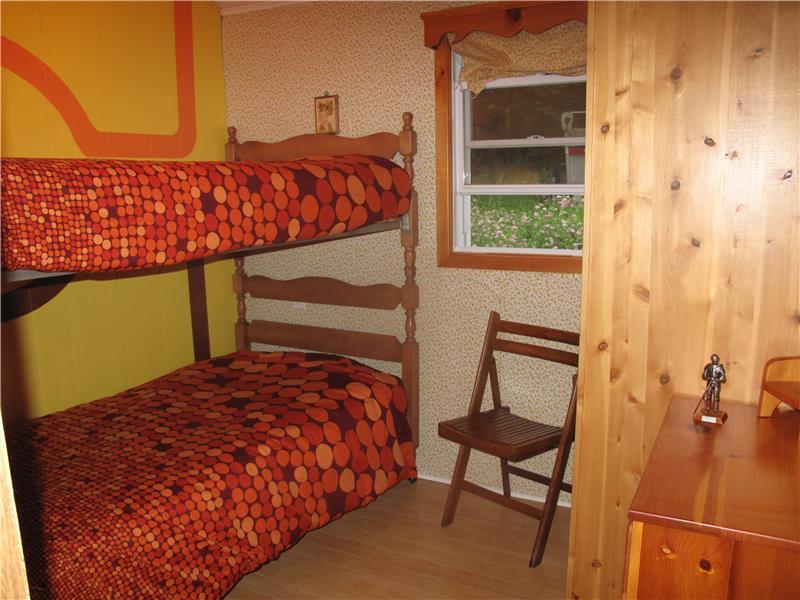 Brendan's Cove Cottage Lac Gauvreau Wakefield Cottage Rental DI