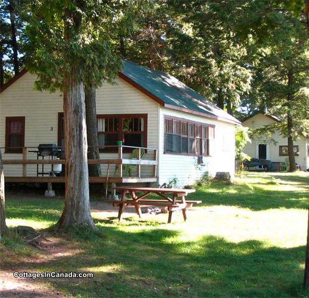 Pinewood Cottages and Trailer Park Omemee Cottage Rental PL18392