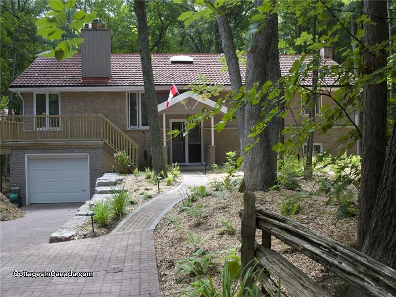 East Meets West Hot Tub Luxury Grand Bend Cottage Rental Di