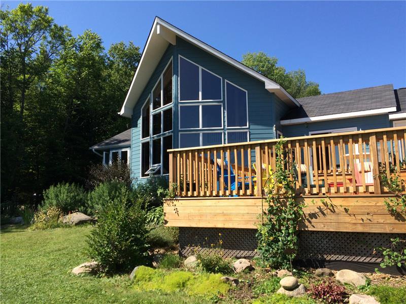 Lakeview Lodge Barrys Bay Cottage Rental DI18879 CottagesInCanada