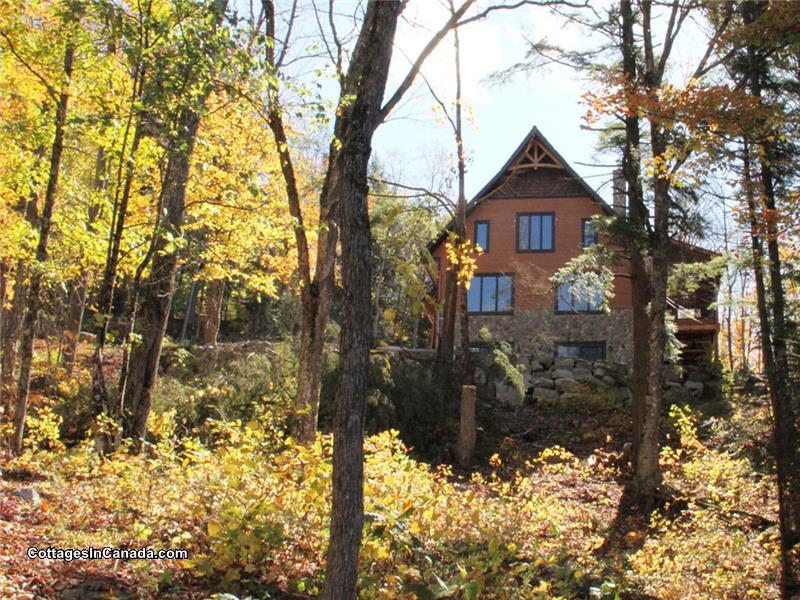 Barnstone Retreat. Luxury MulgraveetDerry Cottage Rental DI19386