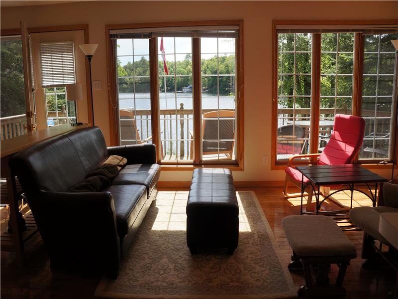 Crystal Lake Cottage Bobcaygeon Cottage Rental DI19470 CottagesInCanada