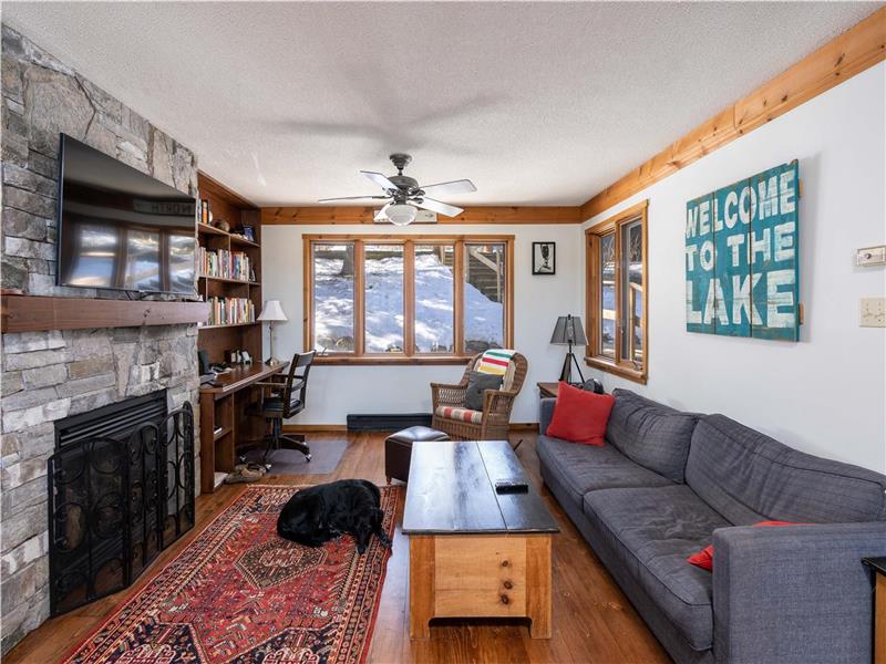 Pineview Port Carling Cottage Rental PL19494 CottagesInCanada