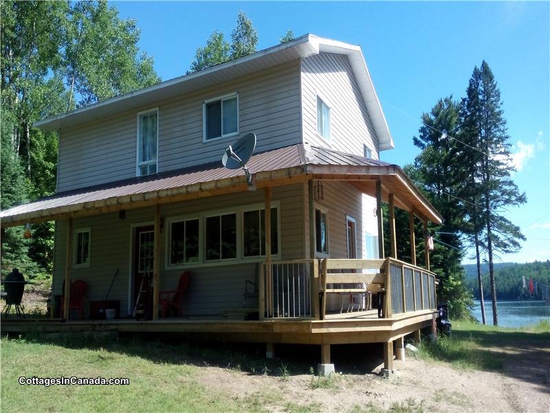 Large Cottage on Lake Talon (sleeps North Bay Cottage Rental GL