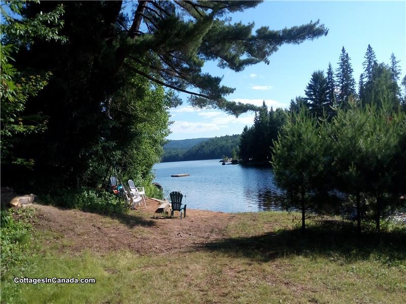 Large Cottage On Lake Talon Sleeps North Bay Cottage Rental Gl 19502 Cottagesincanada