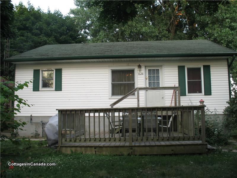COTTAGE EAU DU SOLEIL Erieau Cottage Rental GL19703 CottagesInCanada