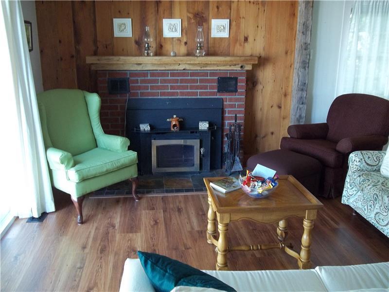 Rocky Shore Cottage, Lake Erie, Dunnville Cottage Rental GL19859