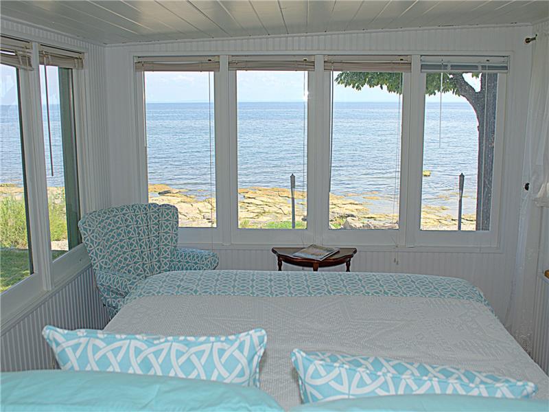 Rocky Shore Cottage, Lake Erie, Dunnville Cottage Rental GL19859