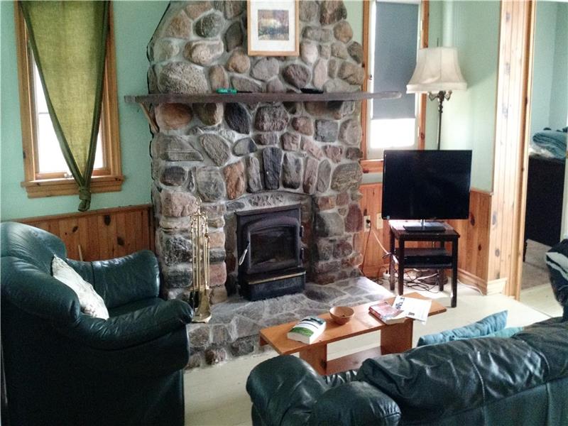 Bay Beach Cottage Victoria Harbour Cottage Rental PL19922