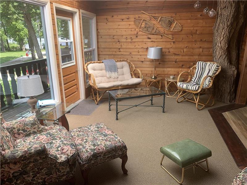 Browns Bay Retreat Renfrew County Renfrew Cottage Rental GL20019