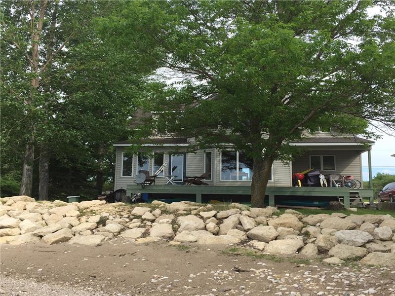 Gimli Cottage Willow Island Gimli Cottage Rental GL20056 CottagesInCanada