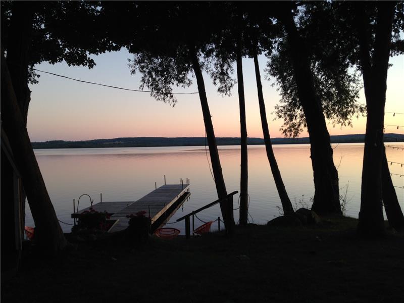NEW 5* WATERFRONT FAMILY LAKEHOUSE Orillia Cottage Rental DI20264 CottagesInCanada