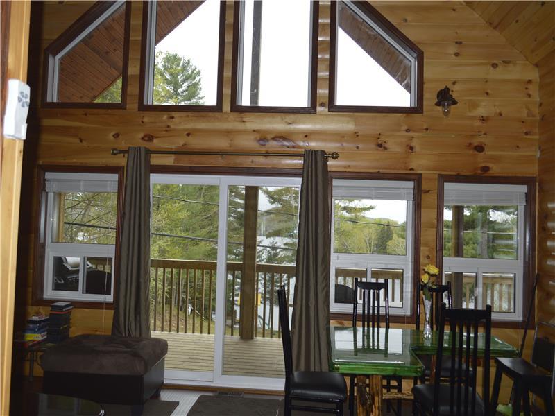 Oatka Bay Cottages on Baptiste Lake Bancroft Cottage Rental DI20381 CottagesInCanada