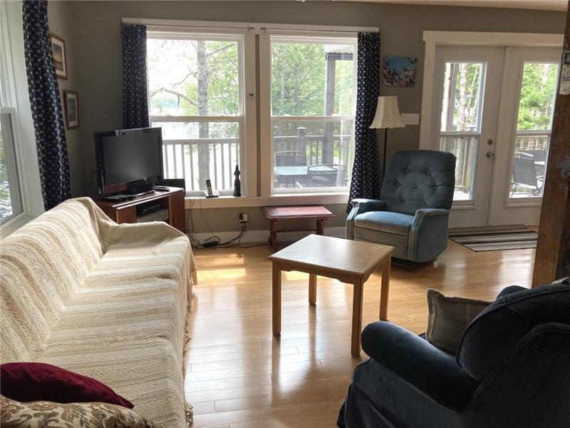 Hemlock Cottage Lake Side Digby Cottage Rental GL20417 CottagesInCanada