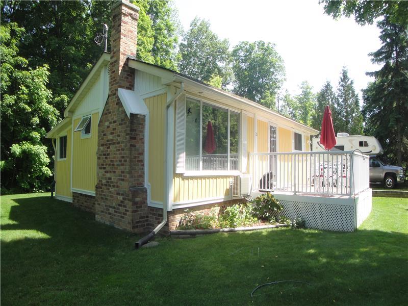 Sauble Beach "My Holiday Inn" Sauble Beach Cottage Rental PL
