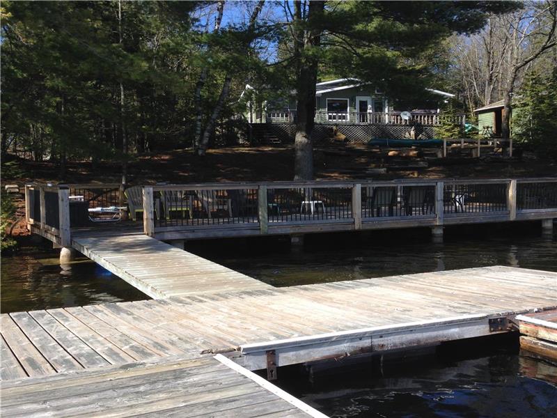 Crystal Lake Book your Autumn Kinmount Cottage Rental DI20586