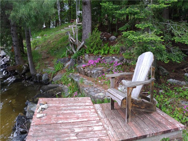 Crystal Lake Book your Autumn Kinmount Cottage Rental DI20586