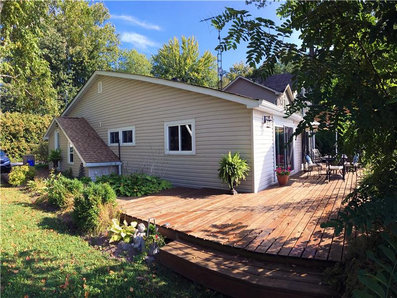 Newly Renovated and Private Cottage Orillia Cottage Rental GL20729 CottagesInCanada