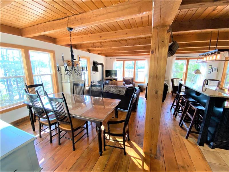 Luxury on Falls Lake, Nova Scotia Windsor Cottage Rental DI20743