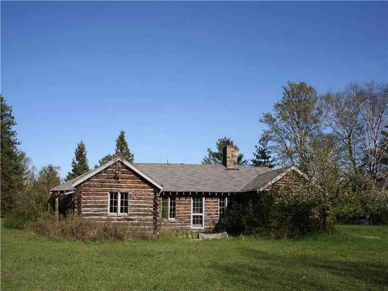 PRIVATE Larson Lake Thousand Acre Burks Falls Cottage Rental GL