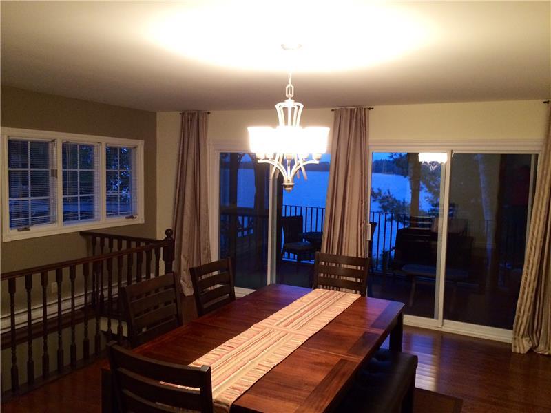 Beautiful Waterfront Home on Four North Bay Cottage Rental DI21089