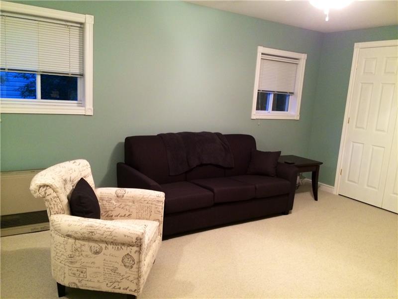 Beautiful Waterfront Home on Four North Bay Cottage Rental DI21089