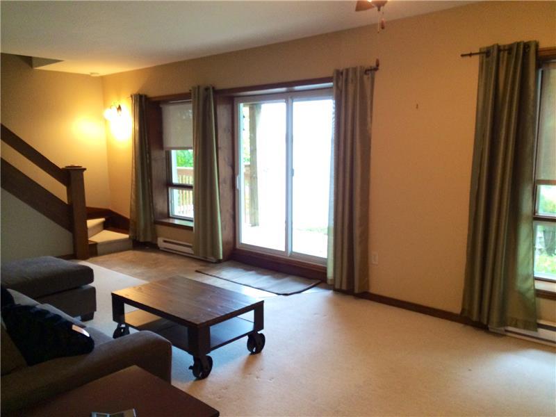 Beautiful Waterfront Home on Four North Bay Cottage Rental DI21089