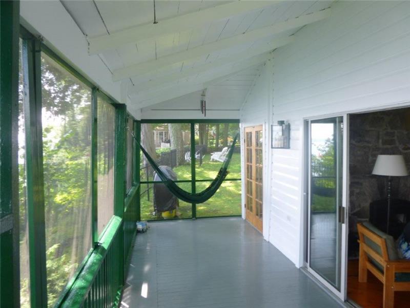 Idyllic 1000 Islands Waterfront Brockville Cottage Rental GL21094