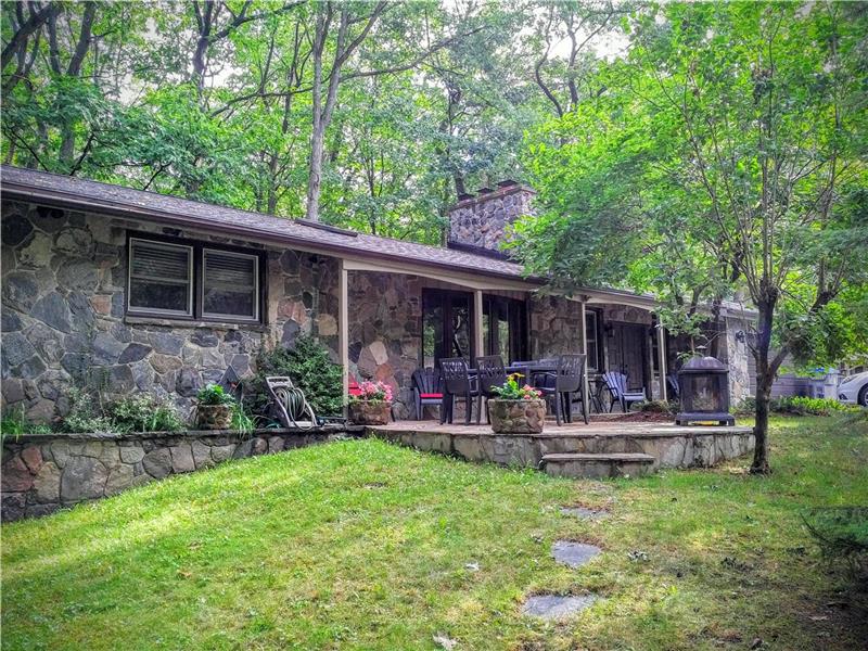 Brewster Cottage Near Beach, Grand Bend Cottage Rental DI21174