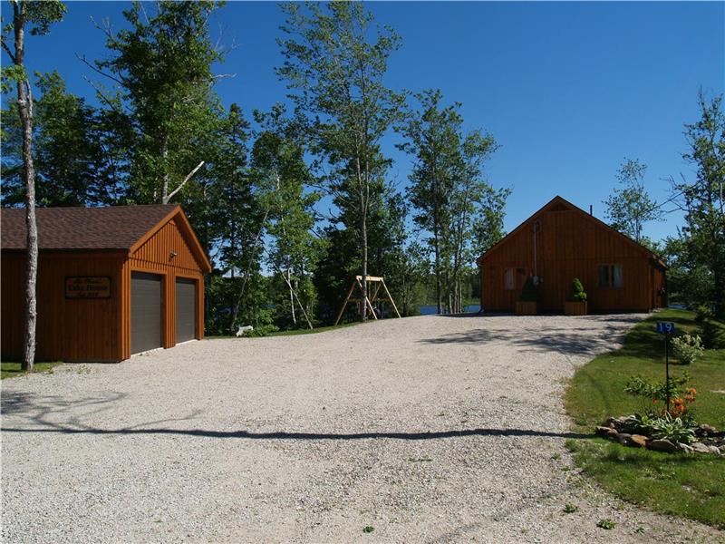 Falls Lake Beautiful Lakefront Year Windsor Cottage Rental DI21565