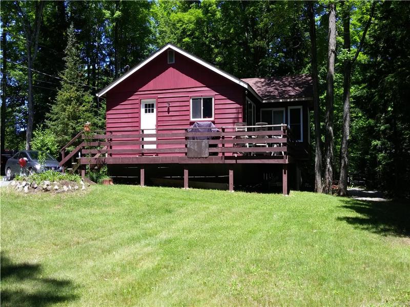 South Greens Lake, (Bob's Cottage) Gooderham Cottage Rental GL21593 CottagesInCanada