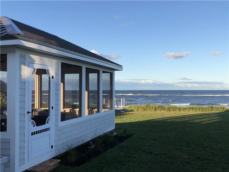 The Beach House on the Dunes Bouctouche Cottage Rental DI21632