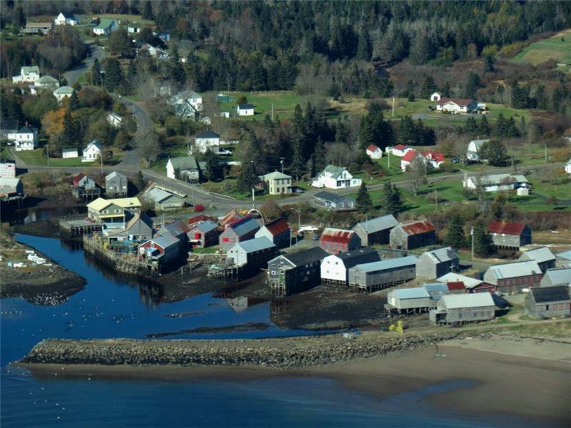 Seal Cove Beach Smokeshed Cottages Grand Manan Cottage Rental GL