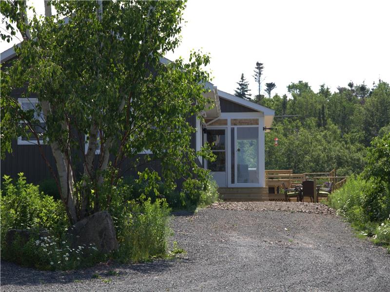 Contemporary home on the Ocean. Antigonish Cottage Rental GL21686 CottagesInCanada