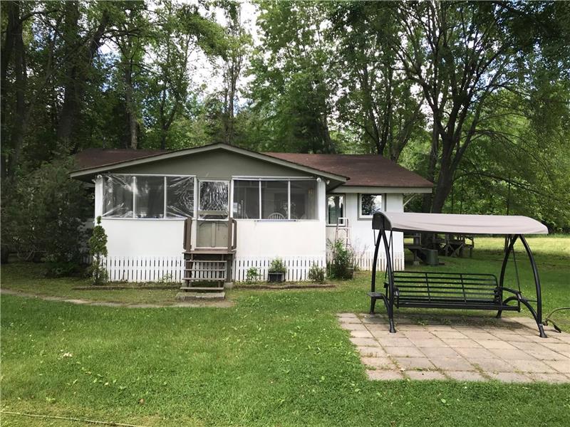 Quiet Retreat (2) Carleton Place Cottage Rental GL21717 CottagesInCanada Quiet Retreat (2) Carleton Place Cottage Rental GL21717 CottagesInCanada