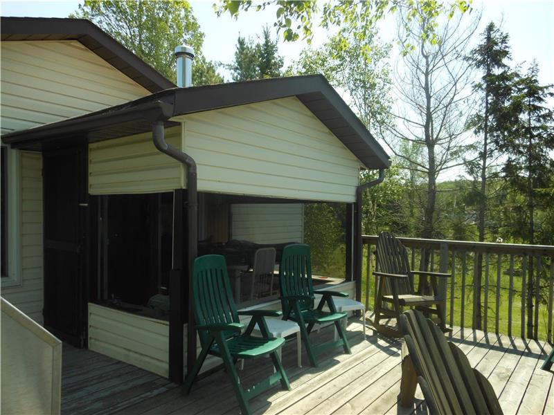 3 bedroom lakefront cottage on Lake Parry Sound Cottage Rental PL
