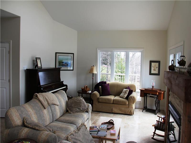 Whitestone Lake Executive Cottage Dunchurch Cottage Rental PL