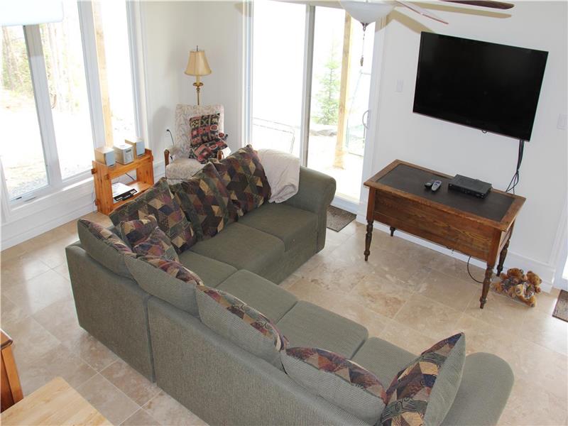 Whitestone Lake Executive Cottage Dunchurch Cottage Rental PL