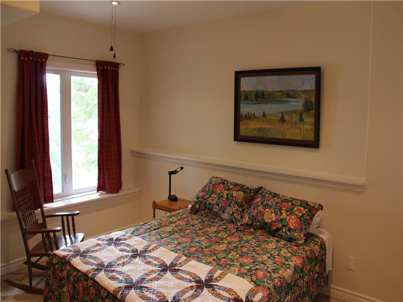 Whitestone Lake Executive Cottage Dunchurch Cottage Rental PL