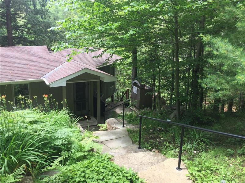 AVAILABLE *September 613 + Perth Cottage Rental GL21755