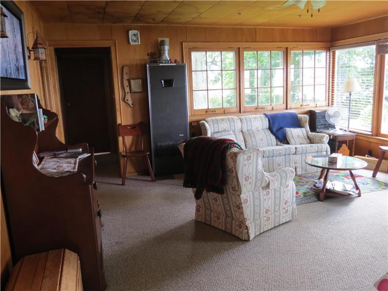 Windsong Cottage Picton Cottage Rental PL21972 CottagesInCanada