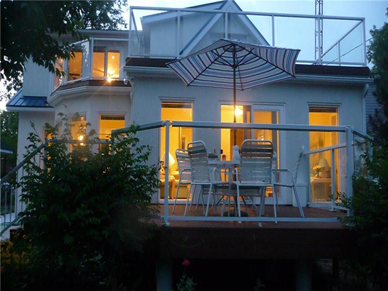 ERIEAU LAKEFRONT ESTATE W/GUEST Erieau Cottage Rental DI22096