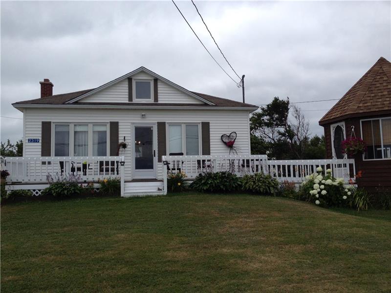 Beautiful Beach Front Property Bouctouche Cottage Rental GL22119 CottagesInCanada