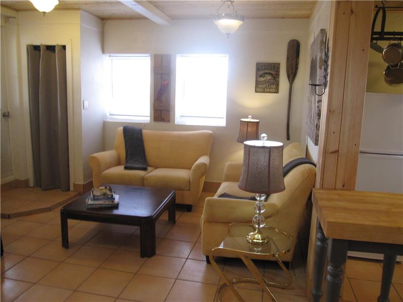 Cottage on Beautiful Youghall Beach Bathurst Cottage Rental GL