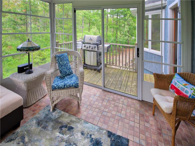 The Cottage at Old River Road Grand Bend Cottage Rental DI22161